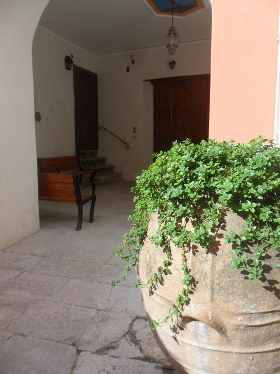 Palazzo Gentilizio De Maffutiis Hotel Auletta Eksteriør billede